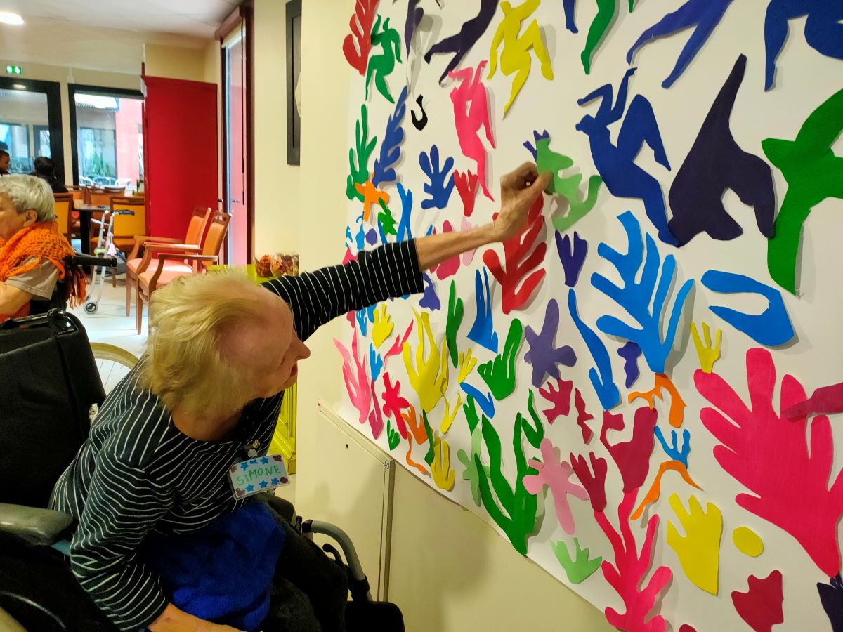 Matisse, à la manière de … Découpages artistiques avec une classe d&rsquo;enfants de CE1 de Montreuil
