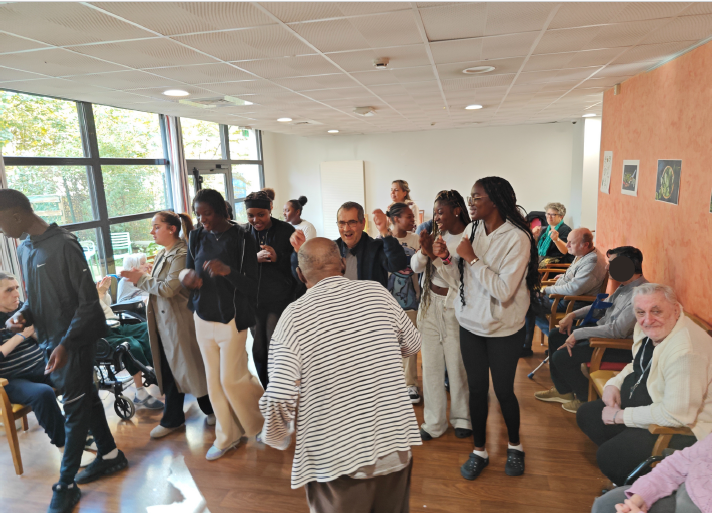 Les lycéens d&rsquo;Arthur Rimbaud font danser nos résidents ! 💃