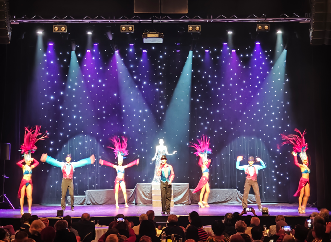 Le cabaret des seniors et la Maison du Soleil 💃