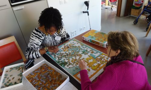 Temps de détente autour d&rsquo;un puzzle